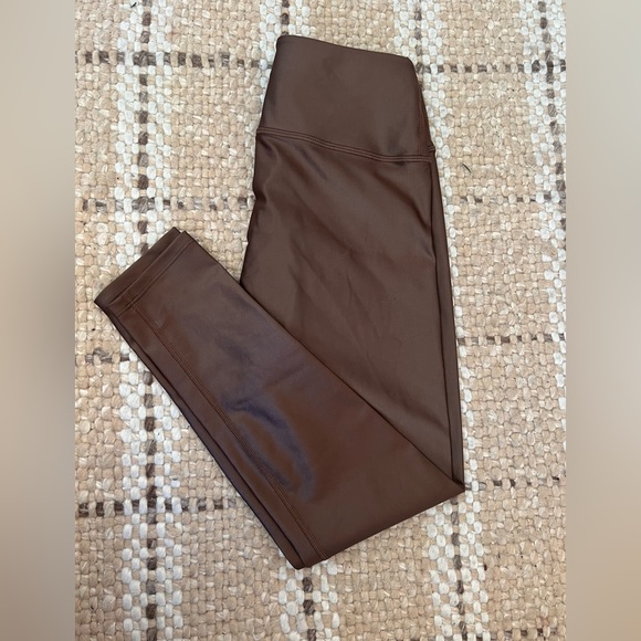 NOLI YOGA Liquid Leggings in Cafe - Picture 5 of 6